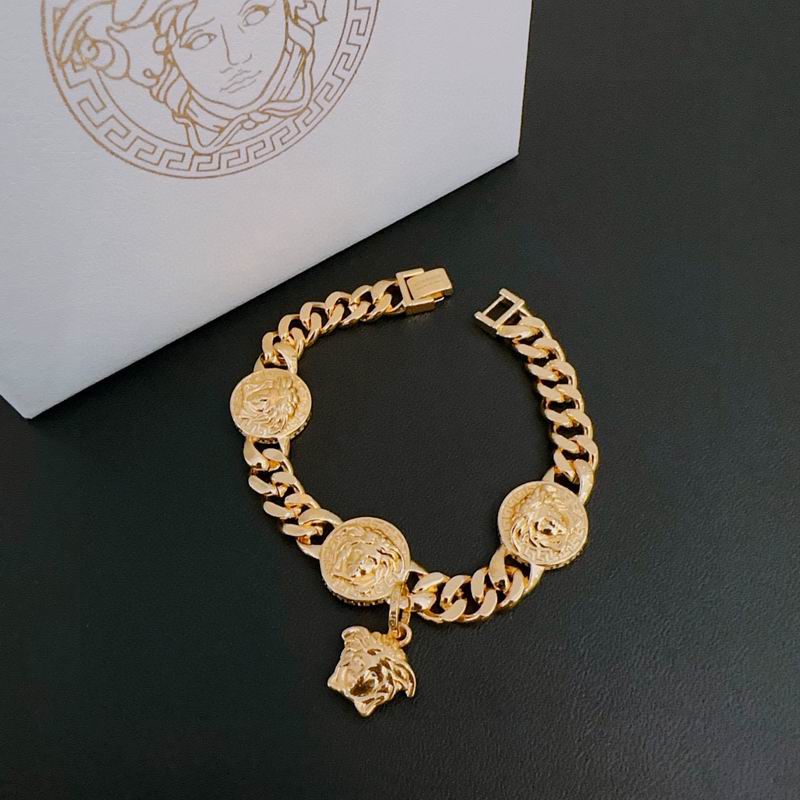 Versace bracelet lyx343